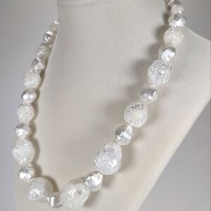 Vintage White Frosted Acrylic Chunky Bead Necklace 18"